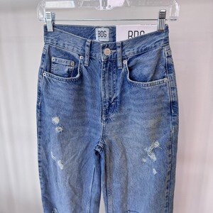 Vaqueros desgastados holgados de tiro alto BDG NWT talla 24 Urban Outfitters imagen 2