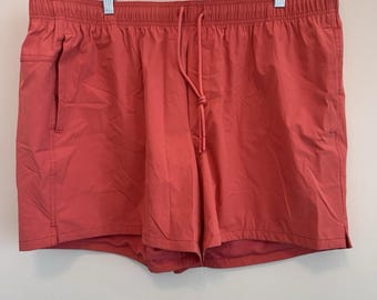 VRST Herren XXL 5 Zoll Alltag Kurze Hose Pink Rouge Neu mit Etikett Athletisch Gym Training 2XL 5 Zoll