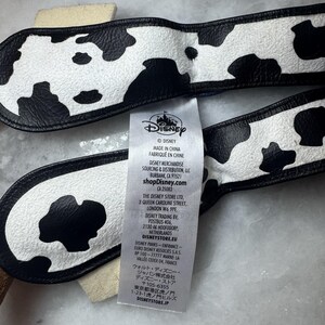 Bambola di peluche Jessie di Toy Story della Disney Pixar, stile cowgirl, morbida, 43 cm, Disney Store. immagine 2