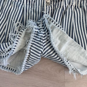 BDG Urban Outfitters Gestreifte Damen-Jeansshorts W29 Raw Hem Y2K Bild 4