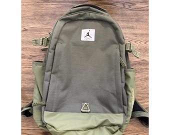 bellroy best wallet Bellroy Hide & Seek Wallet Review (What can it fit? Is it worth the price?)