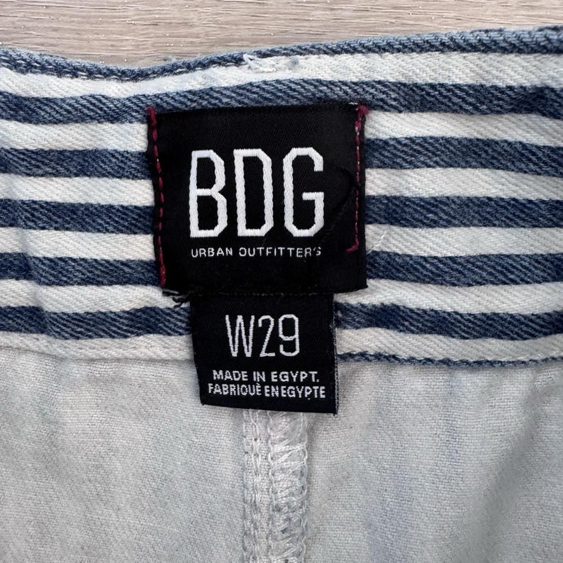 BDG Urban Outfitters Gestreifte Damen-Jeansshorts W29 Raw Hem Y2K Bild 7