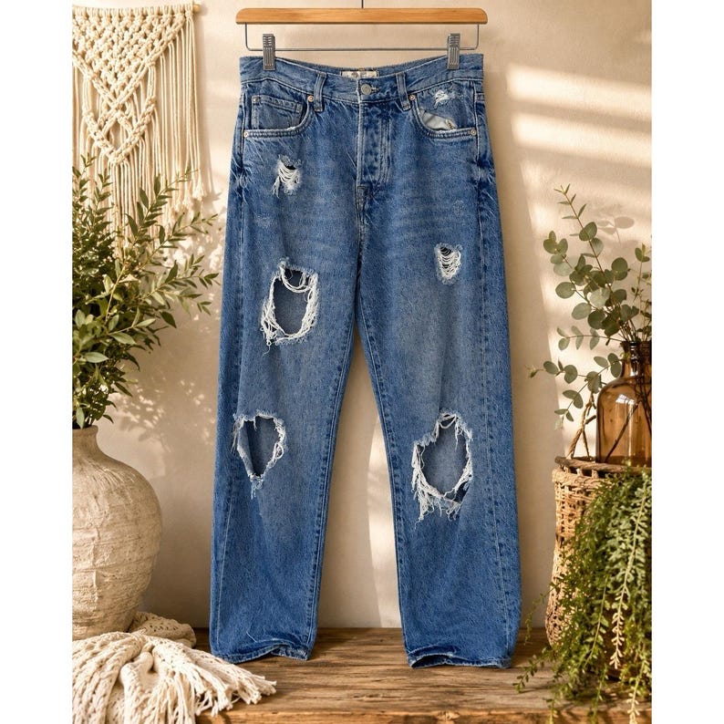 Jeans modello Mom Jeans Free People Distressed da donna, taglia 25, colore blu, vita alta, chiusura con bottoni, stile Y2K immagine 1