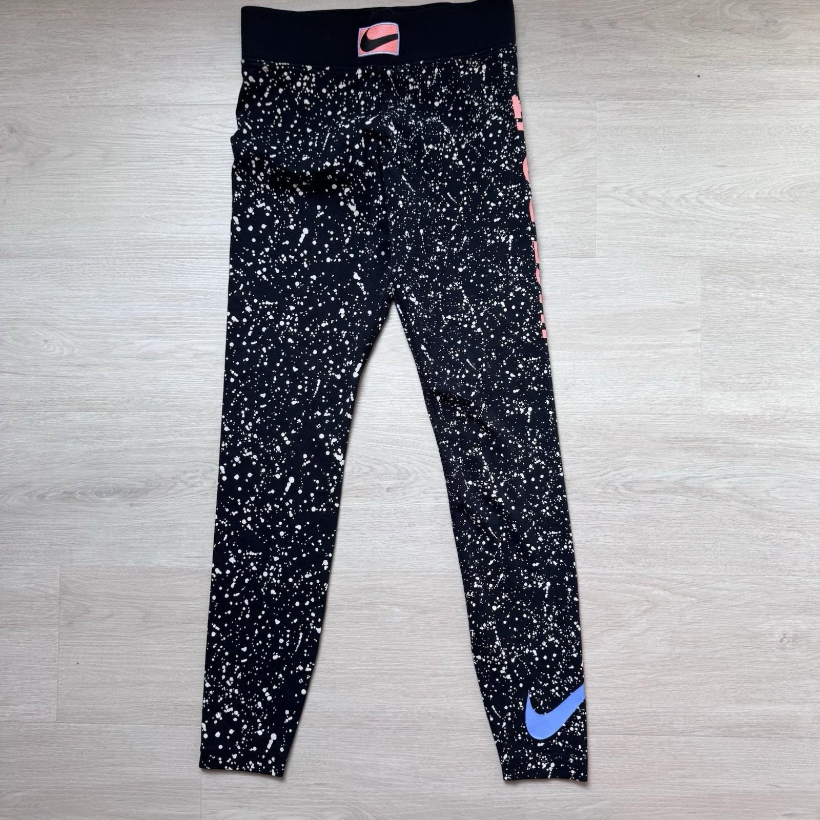 nike black and white patterned leggings