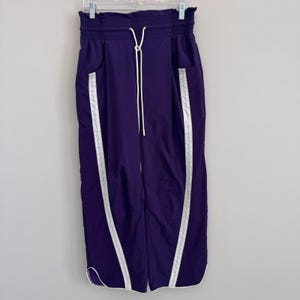 Pantaloni da jogging da donna Free People FP Movement, taglia media, colore ametista scuro, modello Wayside, NUOVI immagine 2