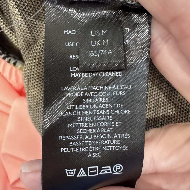 Minifalda a cuadros de Urban Outfitters, amarilla, negra y gris, con fruncido y nudo frontal, talla M para mujer. imagen 6