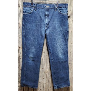 Wrangler 933SEDD Mens Regular Fit Straight Leg Jeans Medium Wash Blue 38x30 image 1