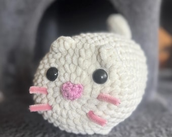 White Crochet Loaf Cat Amigurumi Plushie Cute Gift Soft Squishy With 3D Whiskers