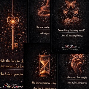 Può includere: Un set di carte dei tarocchi con un'estetica oscura. Le carte presentano illustrazioni di una chiave, una clessidra, farfalle, rose e una mano che tiene una stella. Il testo include "She Knows" e varie affermazioni.