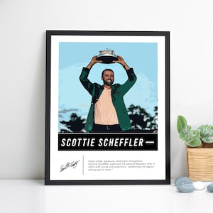 Puede incluir: Un póster enmarcado con el golfista Scottie Scheffler sosteniendo un trofeo. La imagen tiene un fondo azul claro y un borde negro. El texto "SCOTTIE SCHEFFLER" se muestra en blanco sobre una pancarta negra.