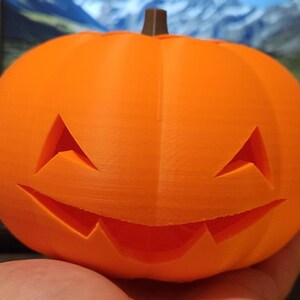 Medium sized pumpkin with tea light, 6 inch size