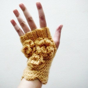 CROCHET PATTERN Fingerless Gloves, Crochet Arm Warmers Pattern, Crochet Flowers Pattern, 24