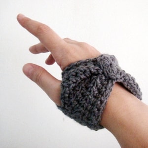 Crochet PATTERN Short Fingerless Gloves Wrist Warmers 11 image 1