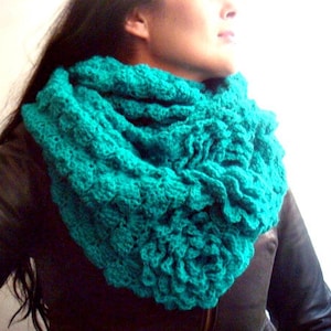 Infinity Loop Circle Scarf Pattern Crochet Cowl Pattern, 50 画像 1