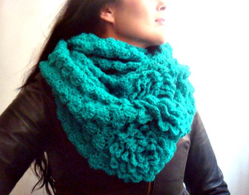 Infinity Loop Circle Scarf Pattern Crochet Cowl Pattern, 50 画像 1