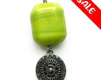 Unikat Kette mit Anhänger in Grün und Silber