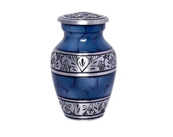 Handgemaakte blauwe aandenken-urn met gegraveerd zilver, fluwelen moeras en doos