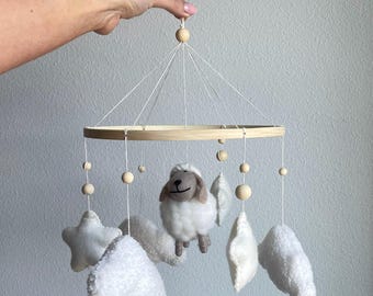 Neutrales Babymobile mit Schafen und Wolken | Krippe Mobile Kinderzimmer Dekor für Baby Junge oder Mädchen | Baby Shower Geschenk zur Geburt, Babyparty, Babyparty