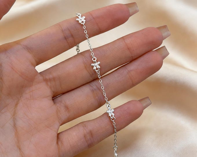 S925 Sterling Silver Dainty Flower Bracelet - Minimalist Floral Charm Chain for Women, Sparkly Silver Jewelry, Adjustable Gift for Her