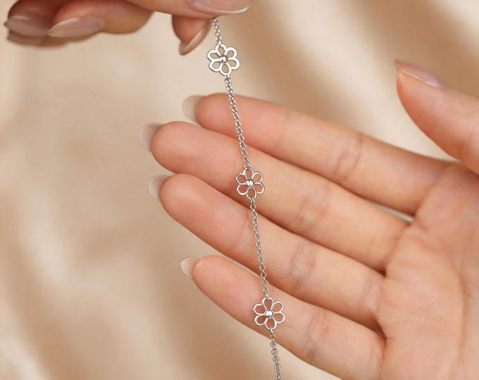 S925 Sterling Silver Hollow Flower Bracelet, Dainty Floral Chain for Women, Minimalist Everyday Silver Jewelry, Romantic Gift for Her