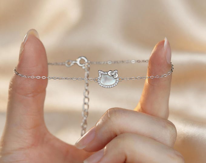 S925 Sterling Silver Cat Bracelet, Dainty Mother of Pearl Cat Face Charm, Minimalist Kitty Jewelry for Cat Lovers, Adjustable Gift for Her