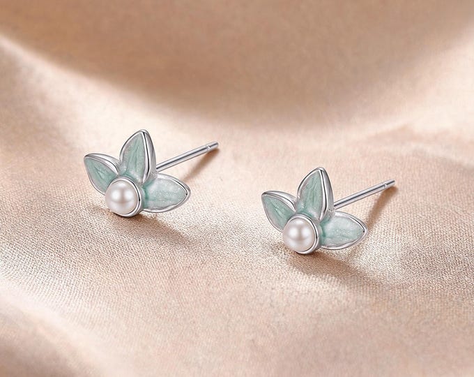 Charming S925 Sterling Silver Mint Green Enamel Flower Stud Earrings with Pearl Center, Minimalist Jewelry Gift for Her Daily Outfits