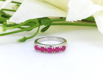 Natürlicher Rubin Ring-925 Sterling Silber Ring-July Birthstone Ring-Rubin Silber Ring-stapelbarer Ring-Ovaler Edelstein Ring-Hochzeitsgeschenk für sie