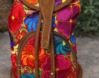Mochila Mexicana Bordada | Mochila Floral Bordada a Máquina | Mochila Artesanal Boho | Hecha en México