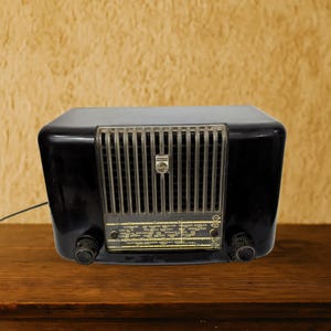 Vintage Philips Philetta 54L Tube Radio – BD 233 U-L – 1950s Bakelite – All Original, Working – Mid Century Decor