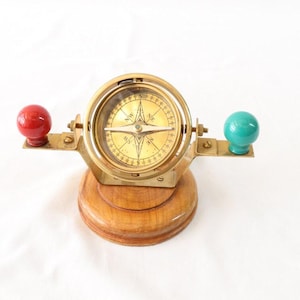 Vintage messing cardanisch kompas – nautisch binnacle-stijl bureaudecor, maritiem cadeau voor zeilers, verzamelaars en nautisch liefhebbers tafeldecor