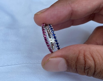 Anillo de eternidad apilable de rubí delicado, anillo minimalista de oro, anillo de rubí, piedra natal de julio, regalo para ella, anillo delicado, alianza de eternidad, anillo de rubí delicado