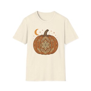 Autumn Mandala Pumpkin Graphic Tee, Fall T-Shirt Bild 4