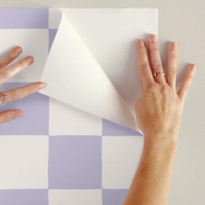 Retro Checkerboard Wallpaper in Lilac and White | Trending Decor for Kitchens Bedrooms and Bathrooms (Peel & Stick or Traditional) image 5