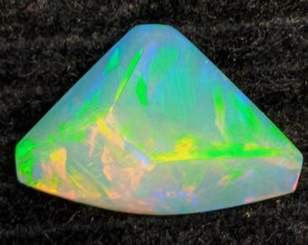 Natural Welo Opal Trillion Cabochon for Jewelry Making (17x11 MM)