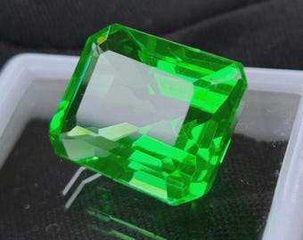 Emerald Cut Synthetic Emerald Gemstone 14x11mm, Bright Green Loose Stone (9 Ct)
