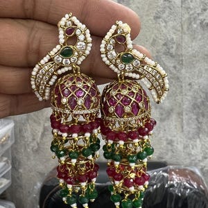 Kundan Peacock Jhumka örhängen, indiska brudrubygrön sten Jhumkas