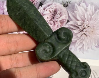 4.7"+ Natural Green Jade Quartz,Knife,Crystal Dagger,Crystal Knife,Crystal Gifts,Hand Caved,Home Decoration,Holiday Gifts 1PC