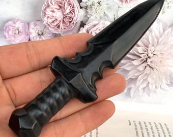 5.8"+ Natural Obsidian Quartz Knife Skull,Crystal Quartz,Crystal Specimen,Crystal Knife Skull,Home Decoration,Crystal Gifts 1PC