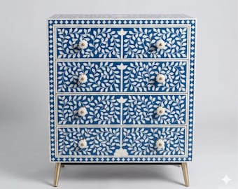 Cómoda alta con incrustaciones de hueso y diseño de enredaderas azules, con 4 cajones.