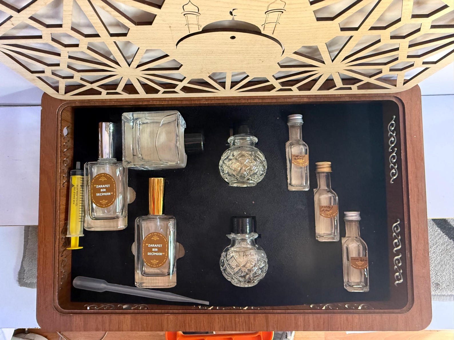 DIY Perfume Making Kit: Niche Fragrance Craft Set, Refillable Bottles ...