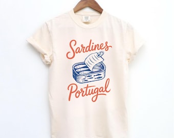 Shirt comfort Colors® sardines, shirt ingeblikte vis, T-shirt Portugal, vintage sardine, kustesthetiek, reisshirt, shirt vis, retro T-shirt