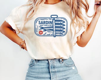 Shirt comfort Colors® sardines, shirt ingeblikte vis, T-shirt Portugal, vintage sardine, kustesthetiek, reisshirt, shirt vis, retro T-shirt