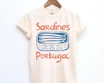 Comfort Colors® Sardinen Shirt, Fischdosen Shirt, Portugal Tshirt, Vintage Sardine, Küstenästhetik, Reise Shirt, Fisch Shirt, Retro T-Shirt