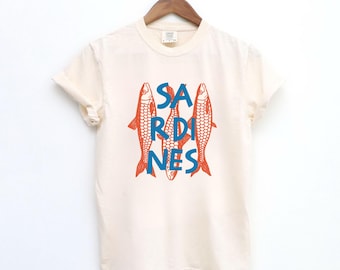 Comfort Colors® Sardinen Shirt, Fischdosen Shirt, Portugal Tshirt, Vintage Sardine, Küstenästhetik, Reise Shirt, Fisch Shirt, Retro T-Shirt