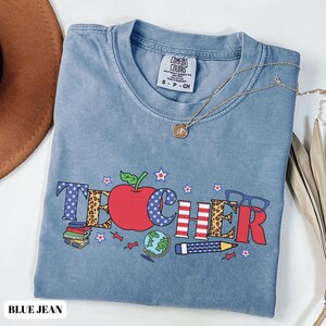 Comfort Colors ® 4. Juli Shirt, Vaterländisches T-Shirt, 4. Juli amerikanischer Lehrer, Geschenk für Lehrer, Back To School Shirt, Abschlusslehrer