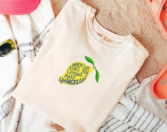 Comfort Colors® Cuando la vida te da limones, Camisa Limoncello, Camisa La Dolce Vita, Camisa Limón, Abuela Costera, Camisa Italia, Camiseta Italia