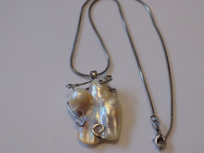Vintage Silver Wrapped Blister Pearl Pendant With 16 1 2 Inch Chain