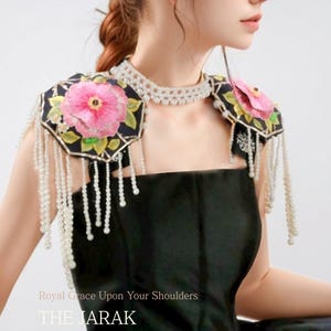 Hanbok-jurk epaulettenaccessoire voor bruiloft, optreden en Koreaanse styling | Zwarte zijden K-jurk met handborduurwerk geïnspireerd door Hanbok