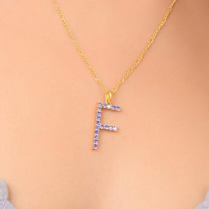 Collar con colgante de letra de amatista de gran tamaño, chapado en oro de 18 quilates, plata de ley 925. Regalo de San Valentín para ella. Ideas de regalo de cumpleaños para él.
