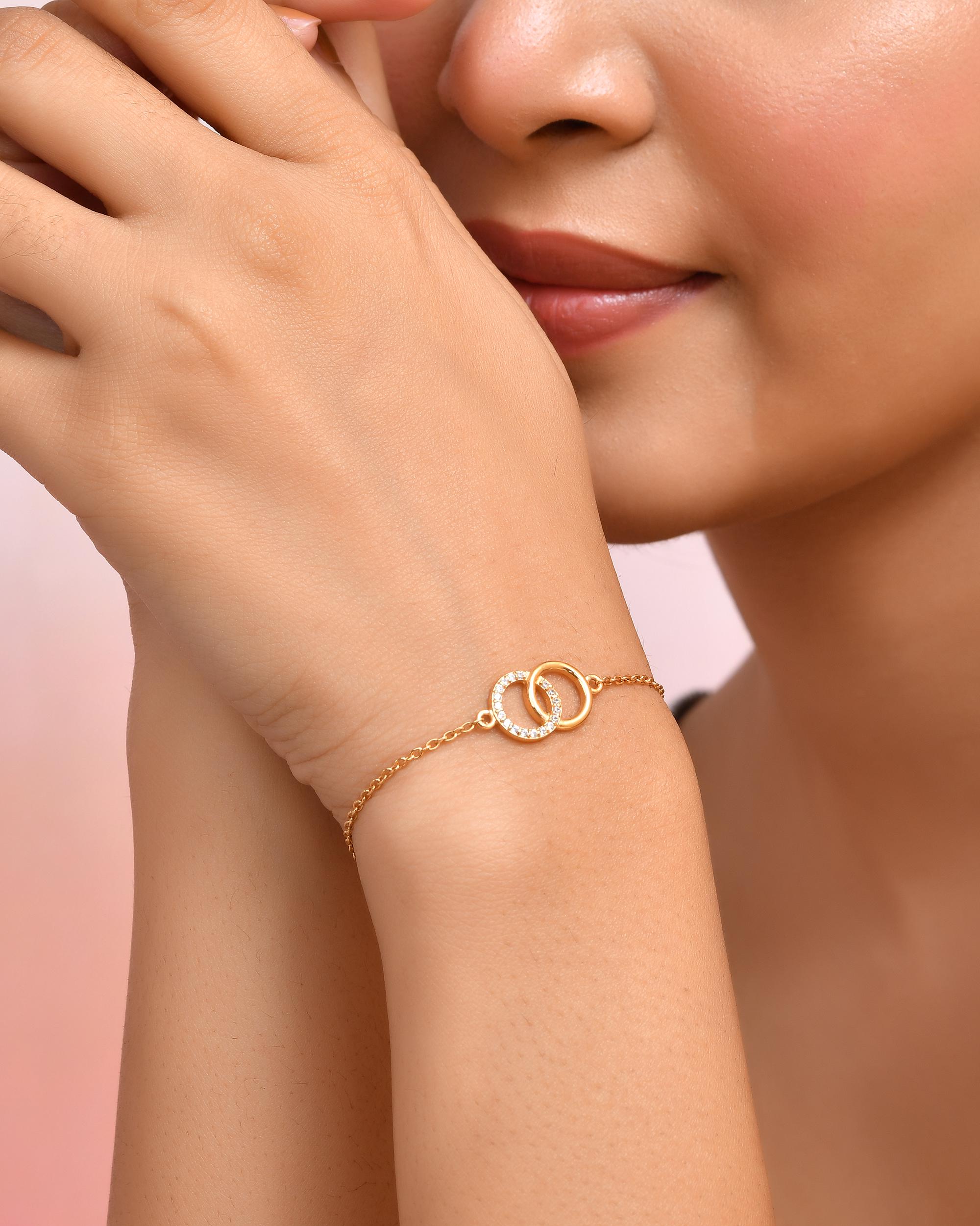 18k Gold Vermeil Interlinked Circle Bracelet: Sterling Silver